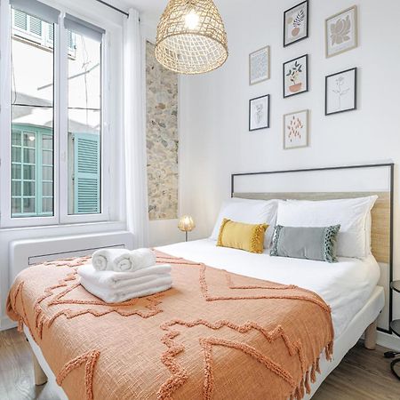 Appartamento Old Town Antibes Superb New Flat, For 3, Ac, Wi-Fi Esterno foto