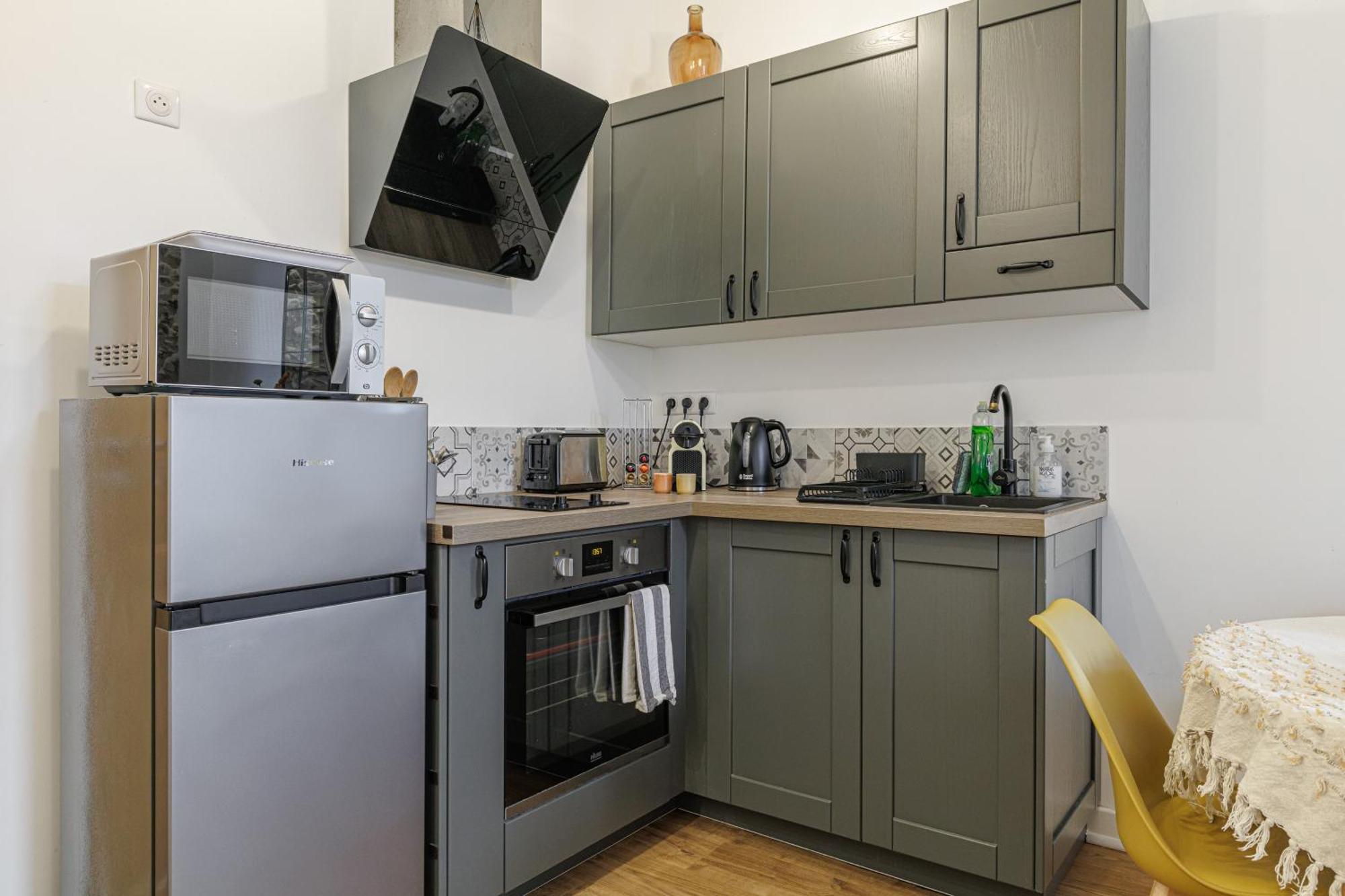 Appartamento Old Town Antibes Superb New Flat, For 3, Ac, Wi-Fi Esterno foto