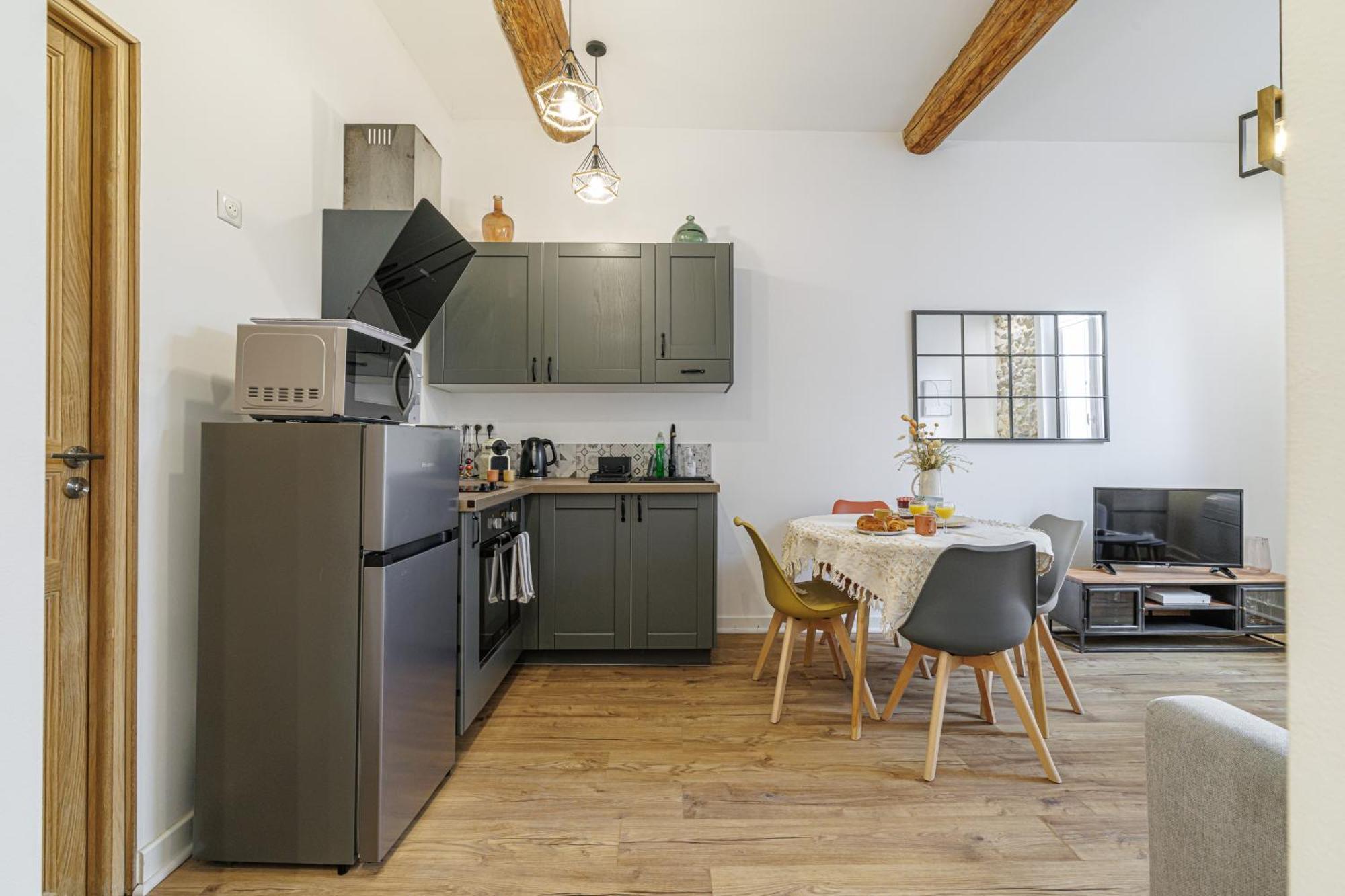 Appartamento Old Town Antibes Superb New Flat, For 3, Ac, Wi-Fi Esterno foto