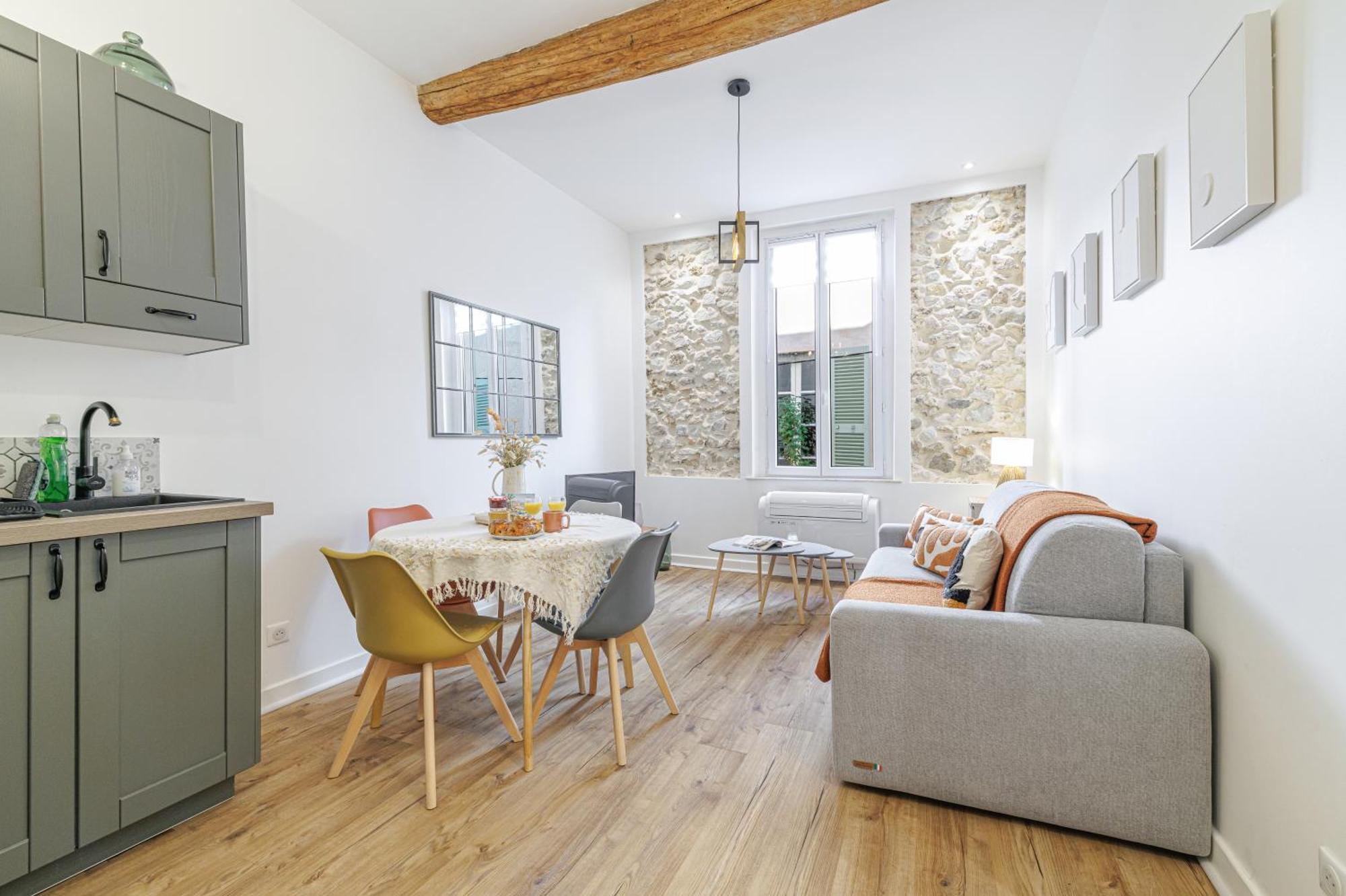 Appartamento Old Town Antibes Superb New Flat, For 3, Ac, Wi-Fi Esterno foto
