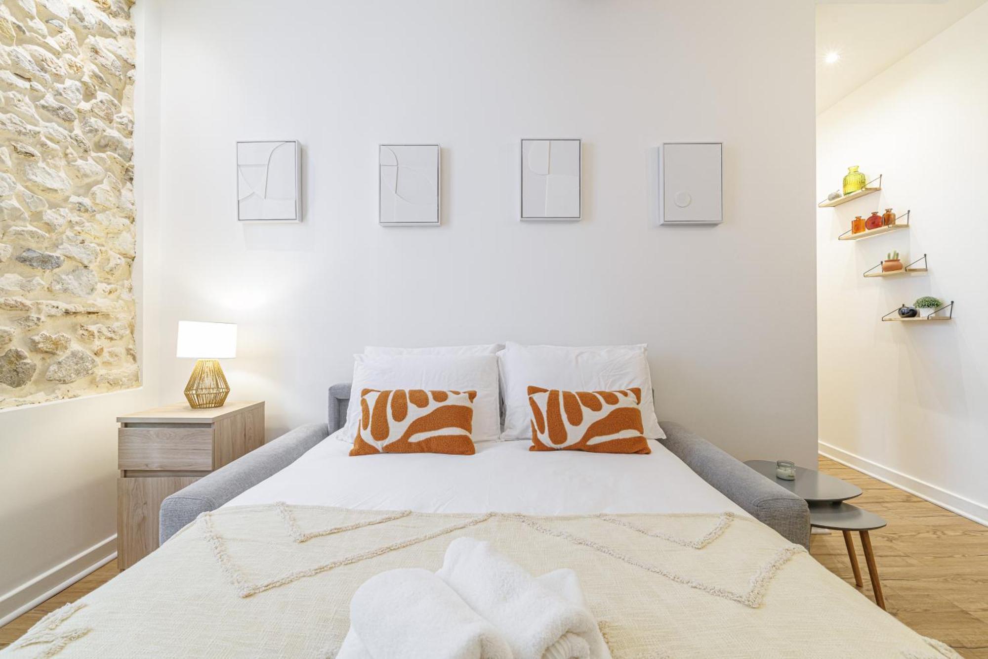 Appartamento Old Town Antibes Superb New Flat, For 3, Ac, Wi-Fi Esterno foto
